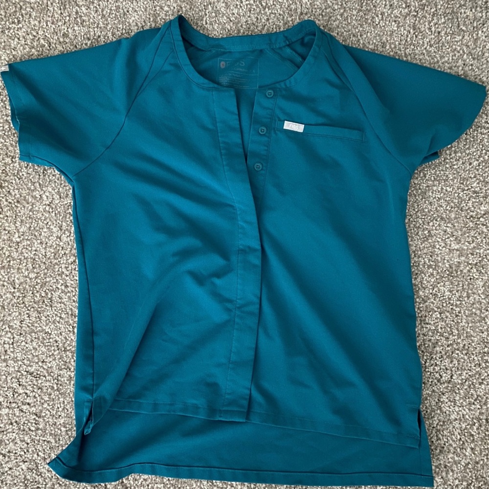 Figs Women's Teal Short Sleeve Scrub Top